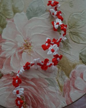 Vintage 1/2'' Red White Flower Rococo Lace Trim